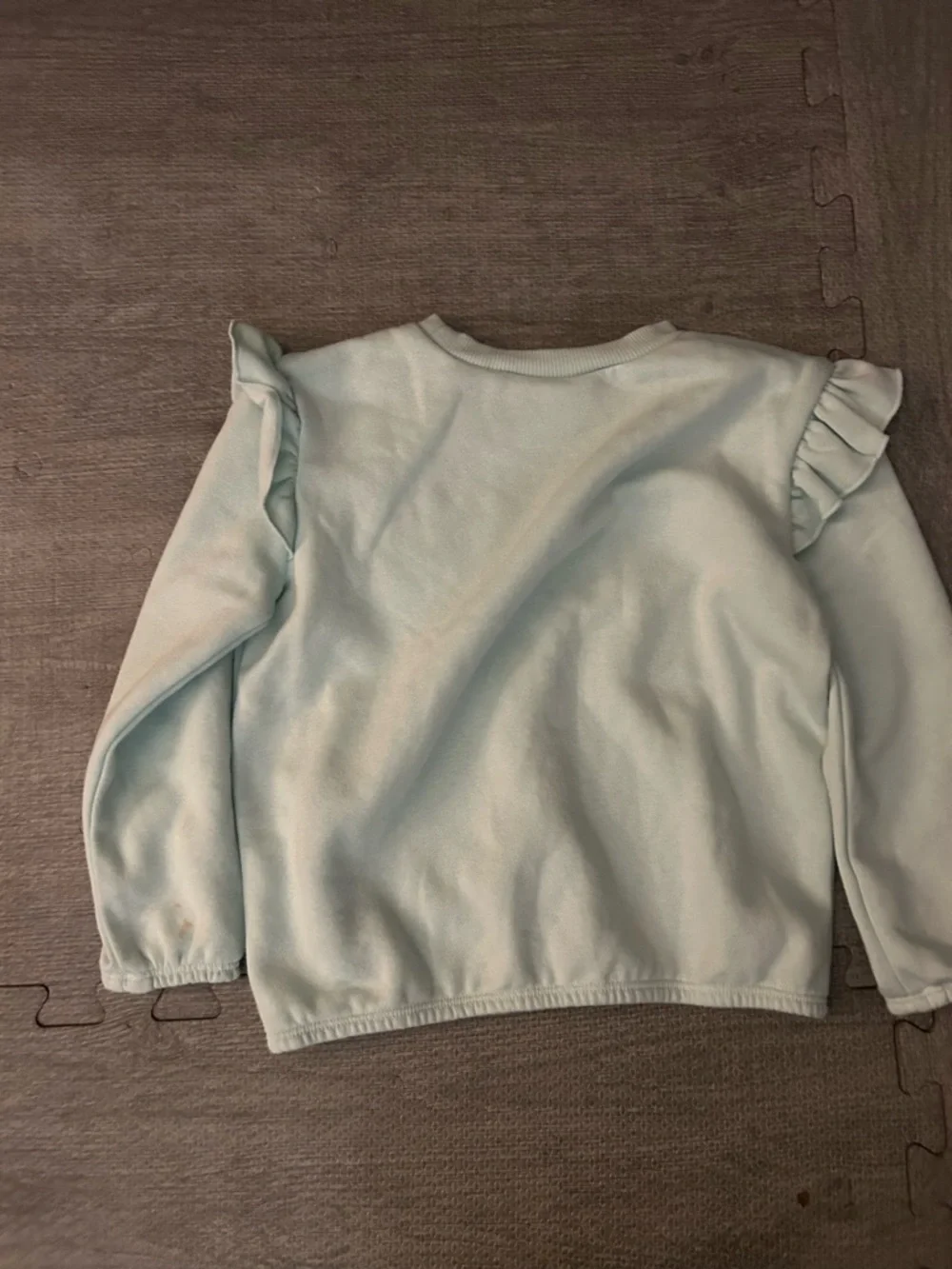 The Children's Place Mint Ruffle Heart Sweatshirt. Size 3T
